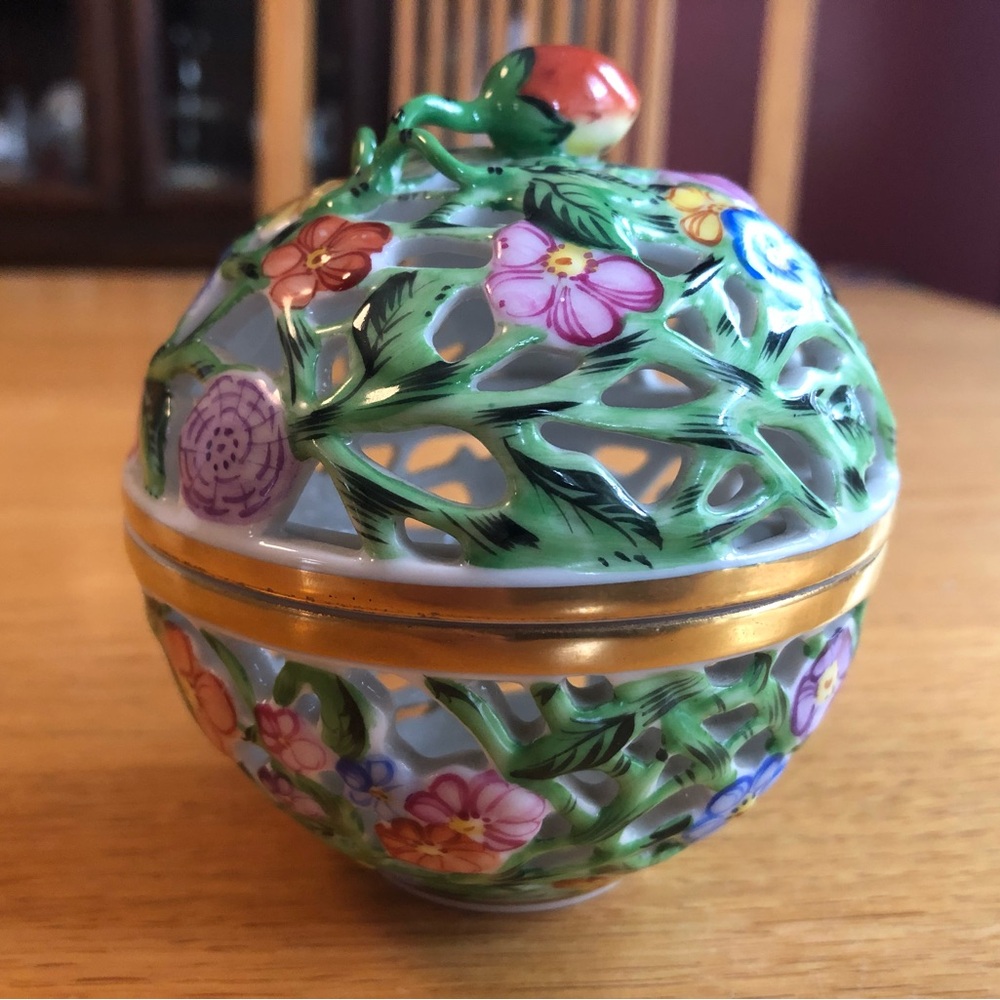 Vintage Herend Porcelain Trinket Box 6213C, Open Weave Garden Flower, Strawberry